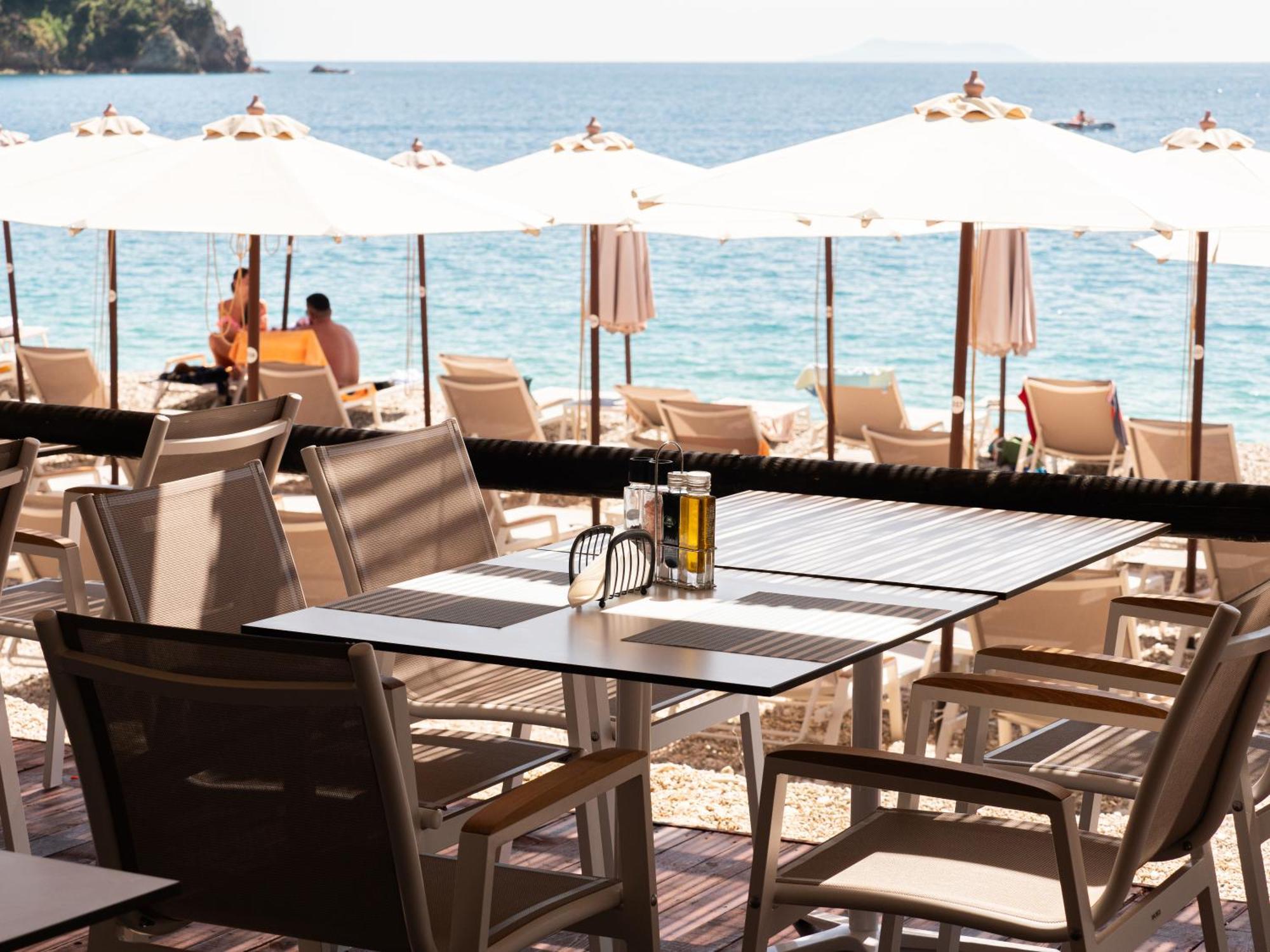 Nia Boutique Hotel By Rapo'S Resort Himare Ngoại thất bức ảnh